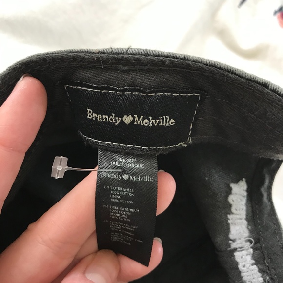 Brandy Melville Hat - Picture 5 of 5